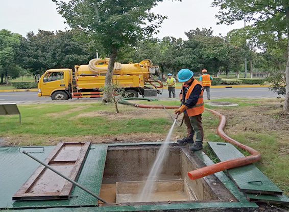 阜龙乡化油池清理